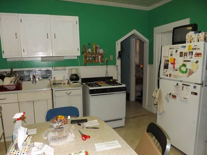 2nd image of 1525 Foster Ave