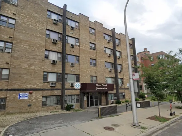 7854 S South Shore Dr APT 211, Chicago, IL 60649
