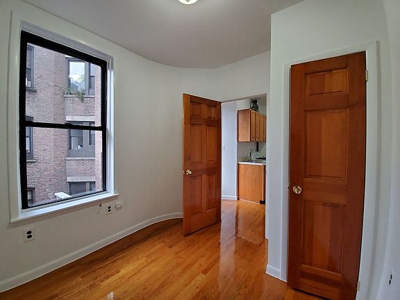 4th image of 330 W 15th St APT 3B