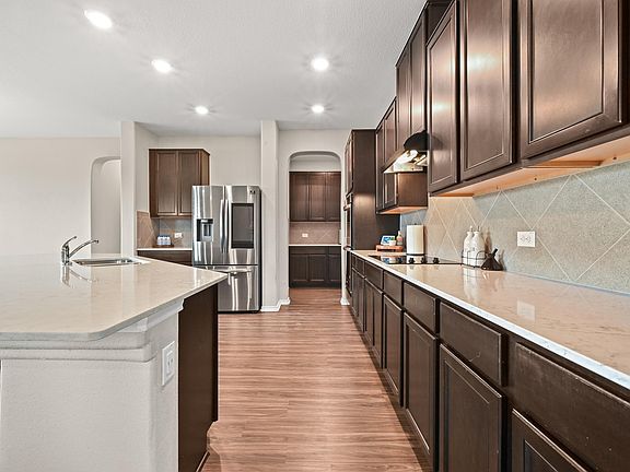 3rd image of 231 Maroon Ln