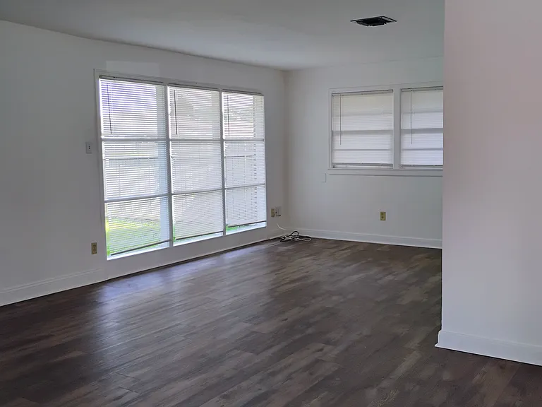 1205 Lair Ave — Photo 5