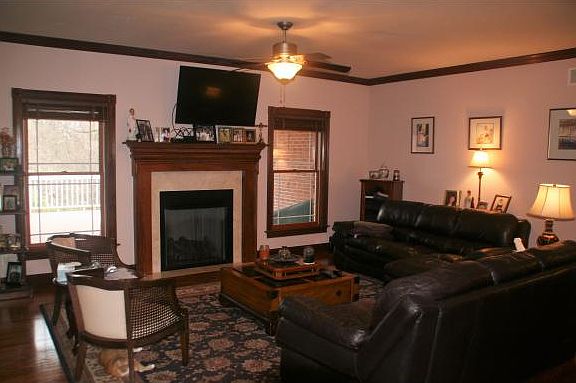 4th image of 19201 Hampton Dr