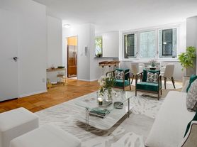 115 E 34th St