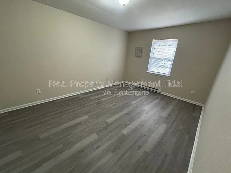 6255 Alexander St #6 — Photo 17