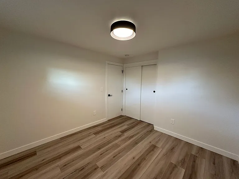 1019 Wilson St — Photo 11