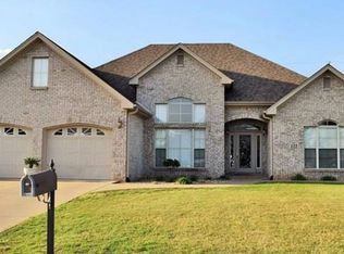 122 Heather Ln, Muscle Shoals, AL 35661