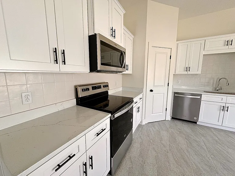 4617 Yukon Dr — Photo 9
