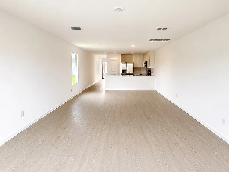 427 Bower Dr — Photo 5