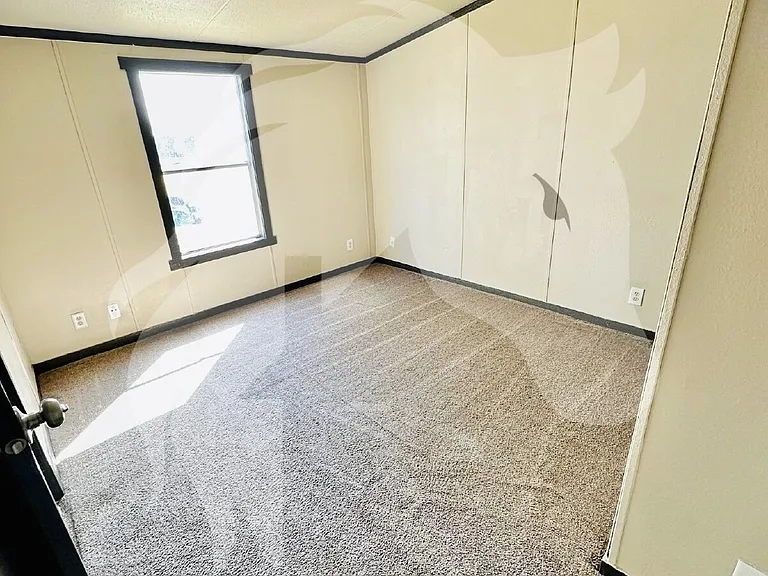 310 Madison Ave #14 — Photo 13