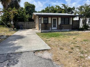1048 S Ridge Rd, Lake Worth, FL 33462