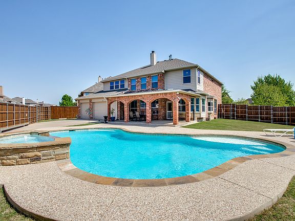 3rd image of 11801 Foxwood Ln