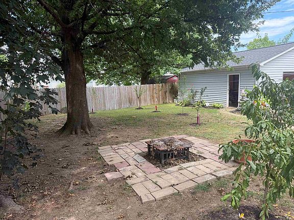4th image of 509 Colonial Ave