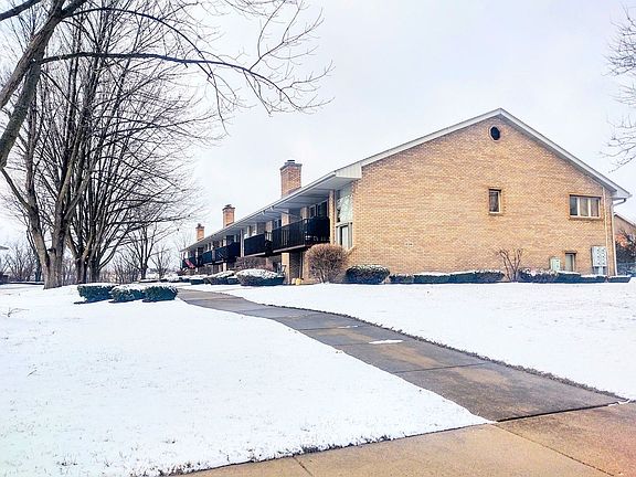 3rd image of 8316 Woodland Dr APT 6