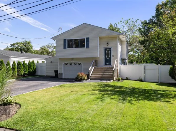 15 Grand Avenue, Patchogue, NY 11772