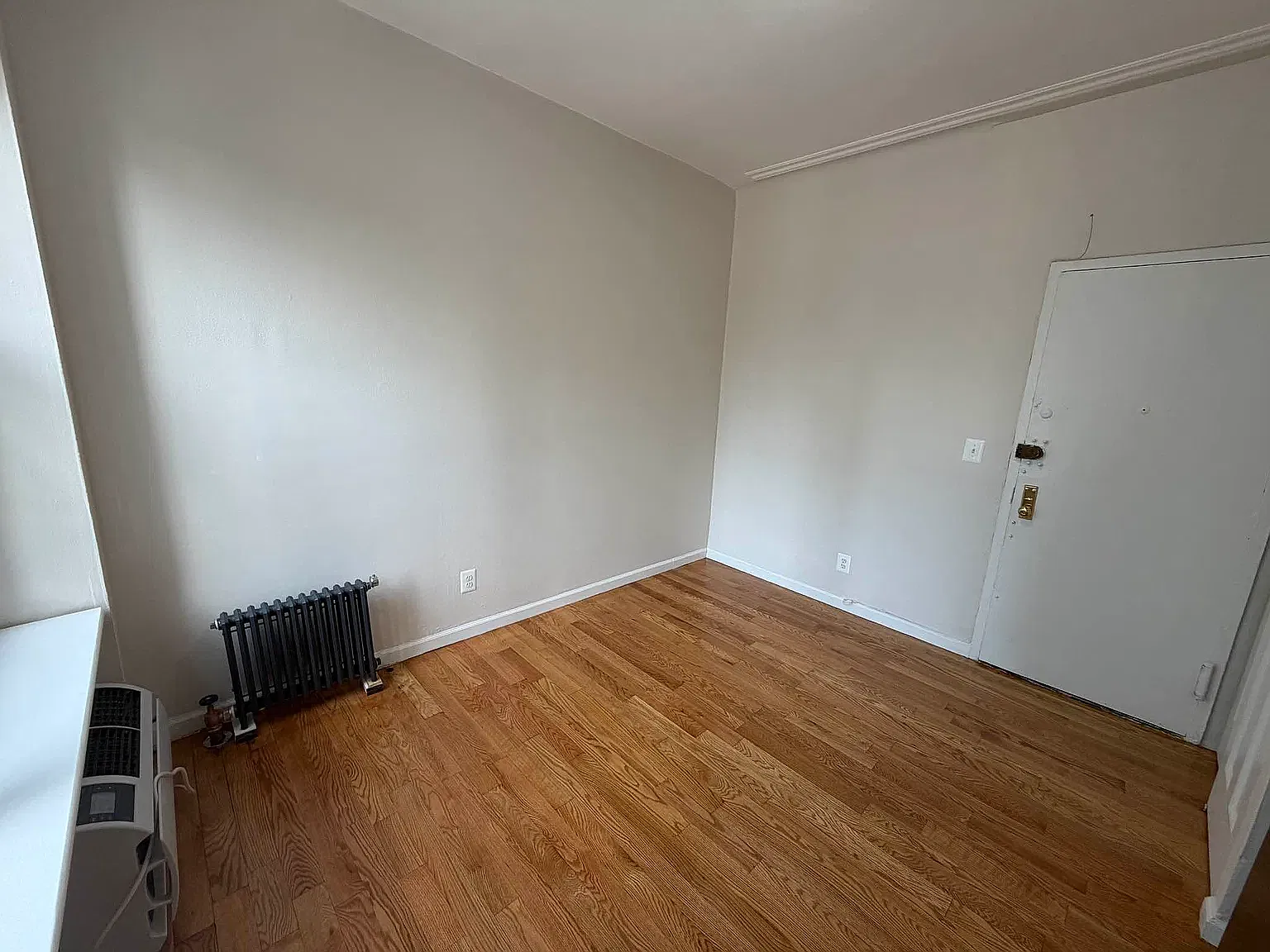 11 East 32nd Street — Photo 3