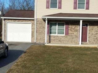 1571 Paulmark Ave, Greencastle, PA 17225