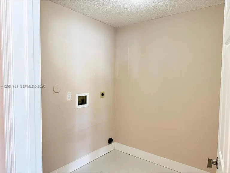 18414 NW 9th St — Photo 15