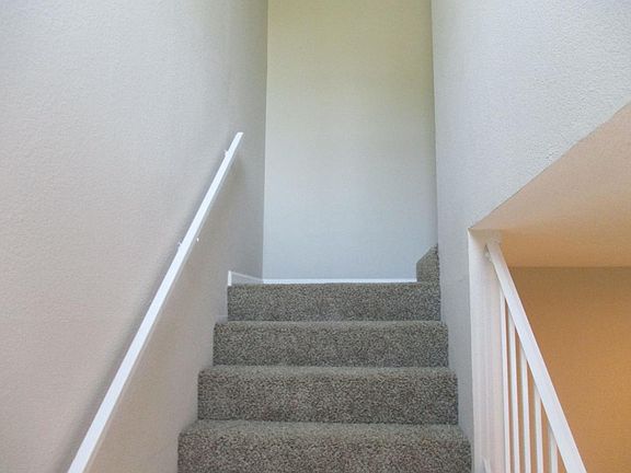 5th image of 417 N Grove Ave #2