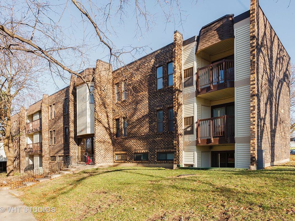 1st image of 2025 Country Club Dr APT 21