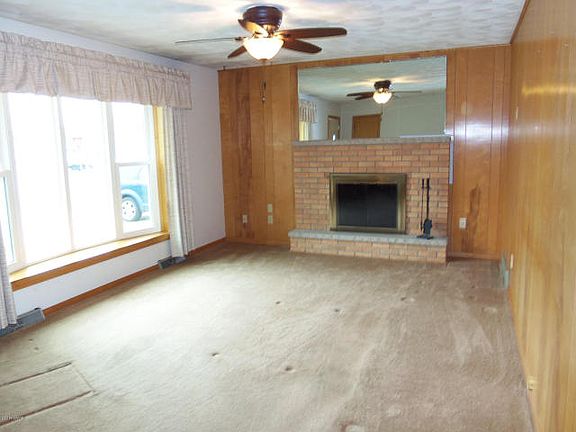 2nd image of 641 Knollwood Dr