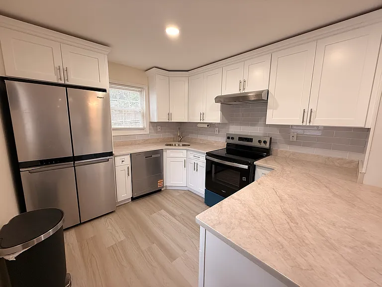 129 Westbury Dr — Photo 7