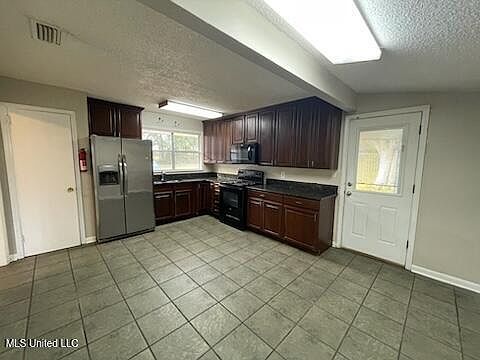 4th image of 2805 Ingalls Ave