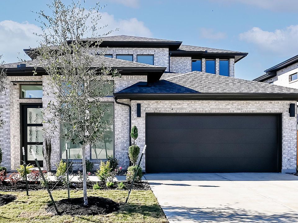 1st image of 684 Bay Breeze Dr