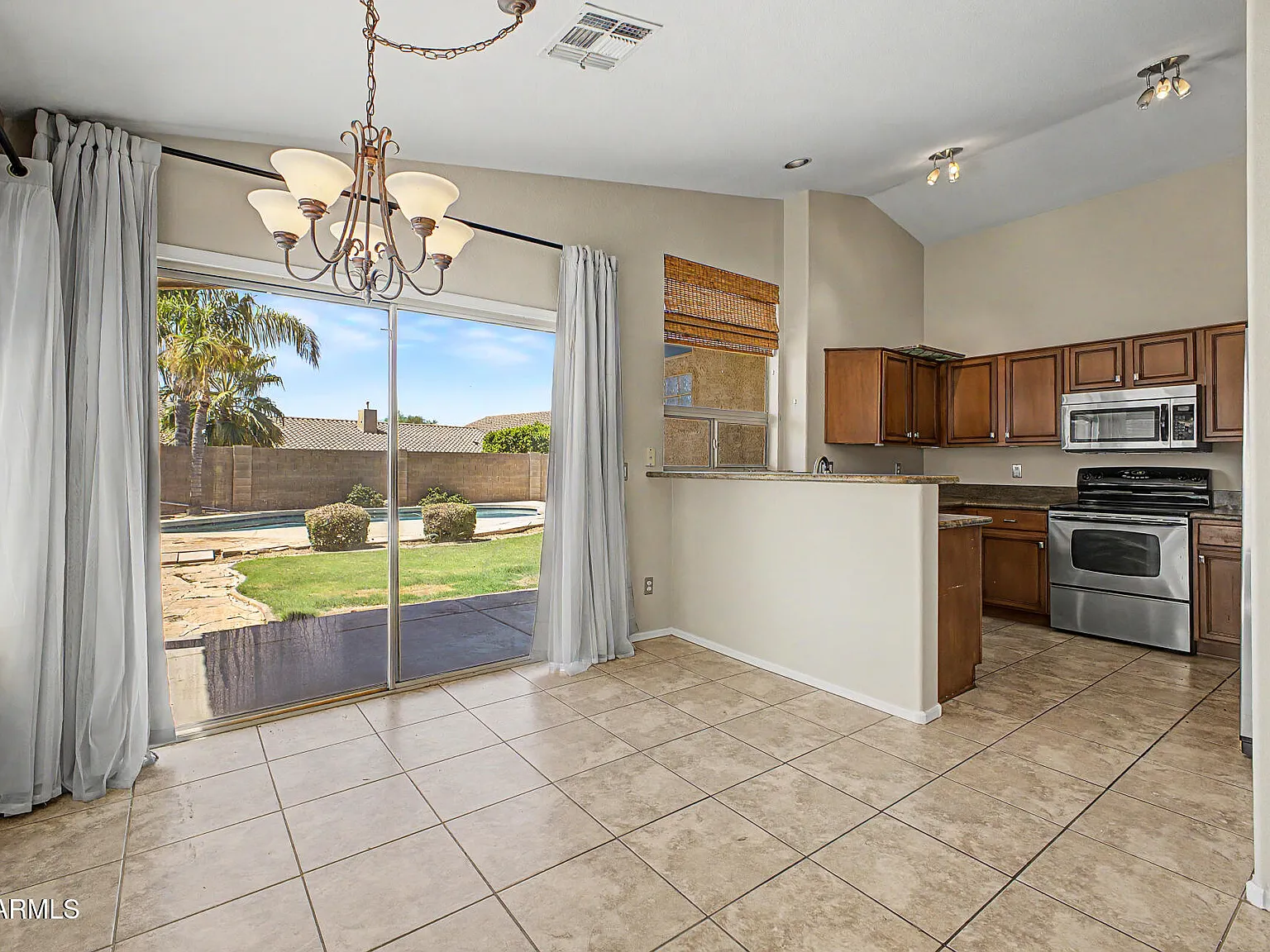 4 bed, 2.0 bath, 1508 sqft, $3,200 — Photo 2