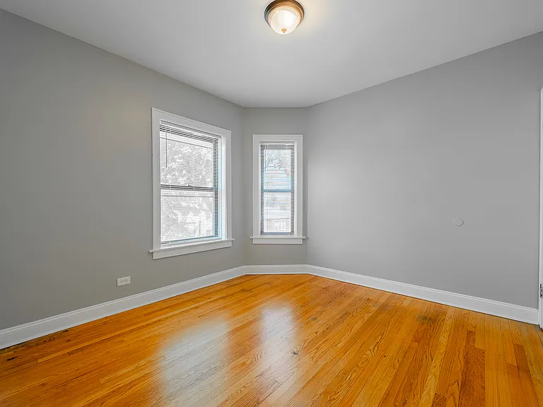 2056 W Arthur Ave #3W — Photo 6