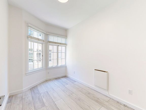 5th image of 936 Hayes St #29