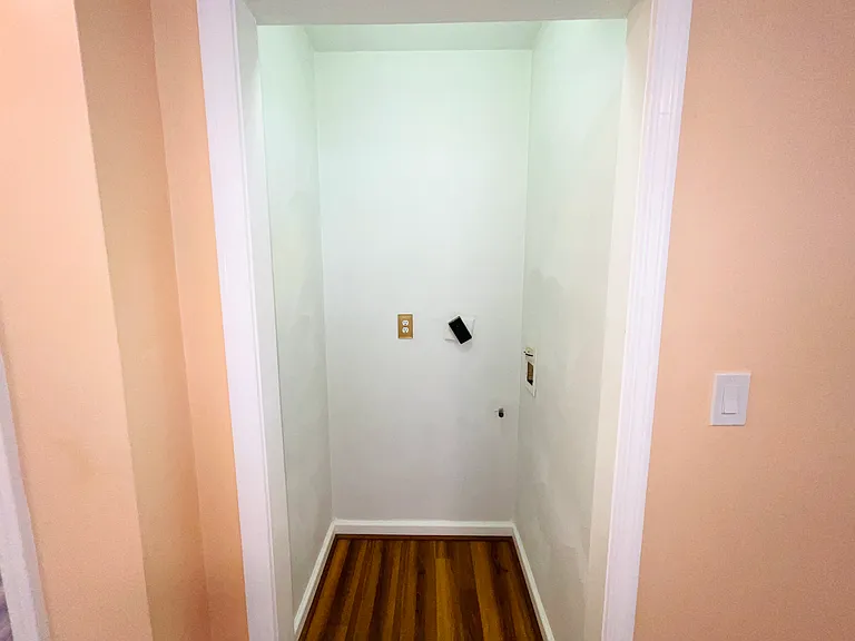 137 W Selden St #1 — Photo 11