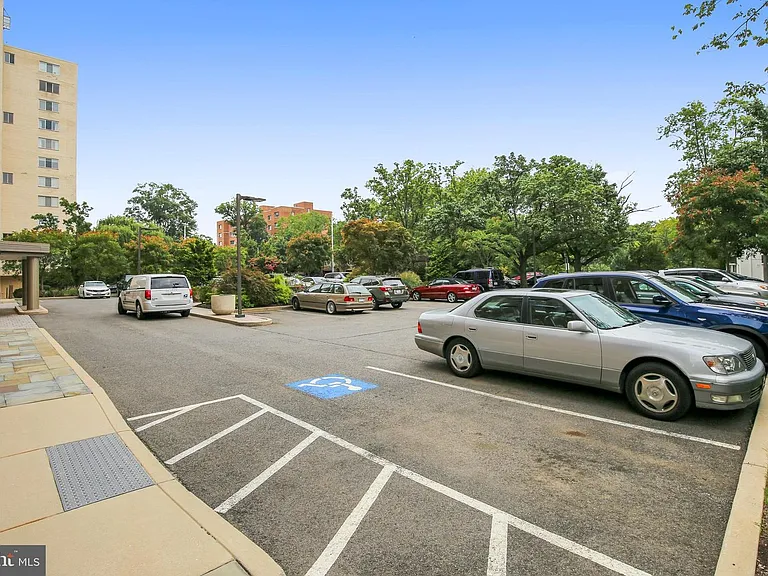 1401 N Oak St #G6 — Photo 35