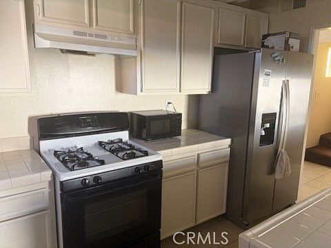 5th image of 215 E Avenue K