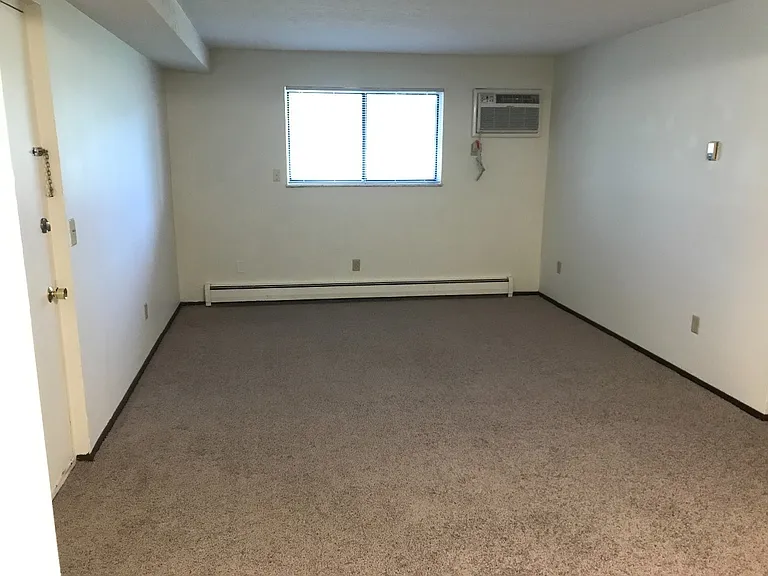 Condor Garden Apartments — Photo 15