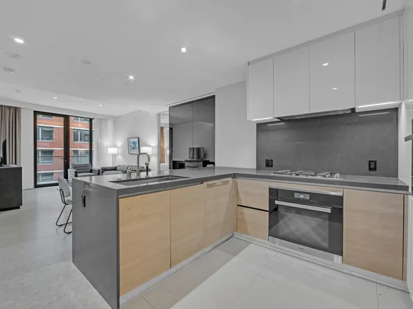 522 West 29th Street image 1 of 20