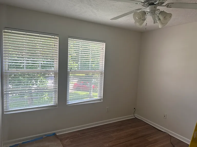Small bonus room or Fourth bedroom, no closet.