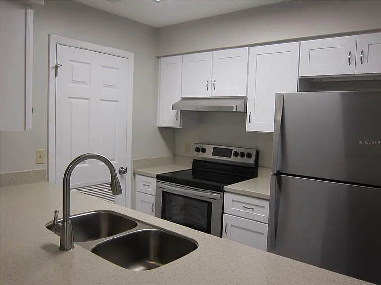 7019 SW 21st Ln — Photo 13