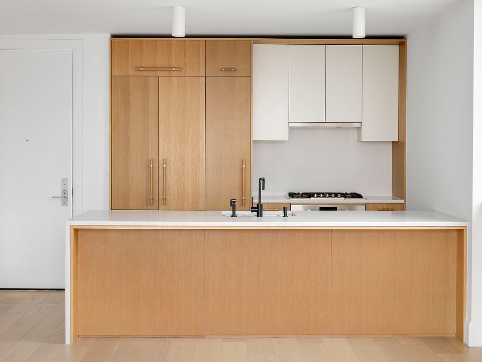 1st image of 22-18 Jackson Ave #720
