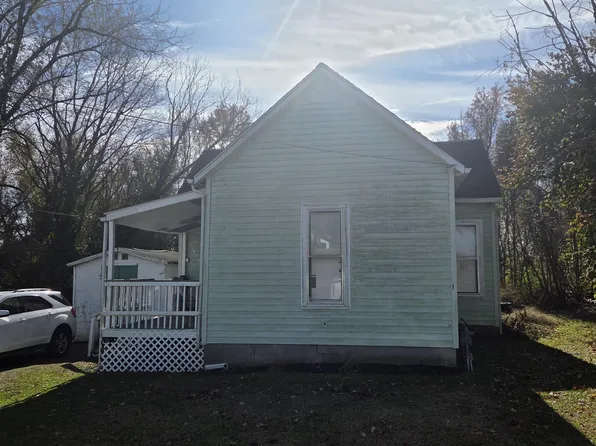 618 W Cherry St, Boonville, IN 47601