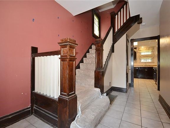 3rd image of 2933 Brentwood Ave