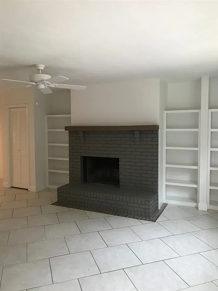 2 bed, 1000 sqft, $1,250 — Photo 4