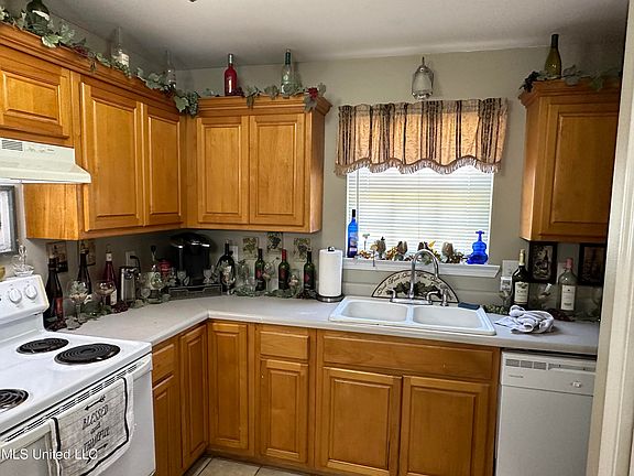 3rd image of 20033 Sunshine Dr #A & B