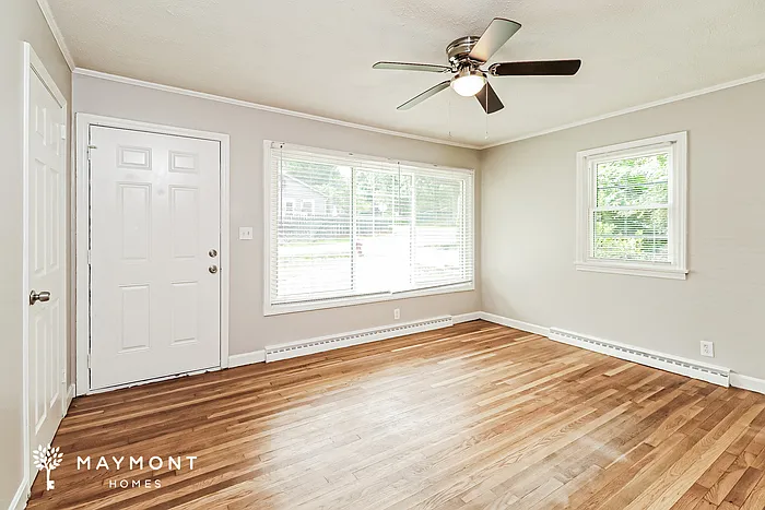 3 bed, 2.0 bath, 1350 sqft, $1,725 — Photo 4