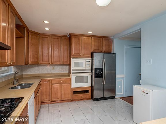 2nd image of 11901 Chesterton Dr