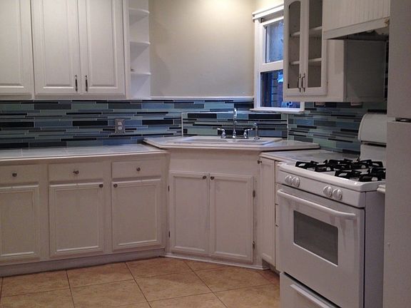 2nd image of 3212 James St