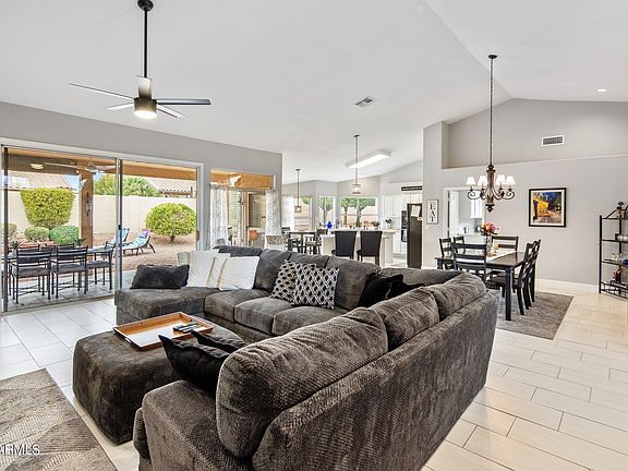 3rd image of 8928 W ROSEMONTE Drive