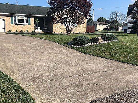 2nd image of 173 Rosewood Ct