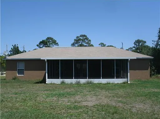 5525 NW North Lundy Cir — Photo 11