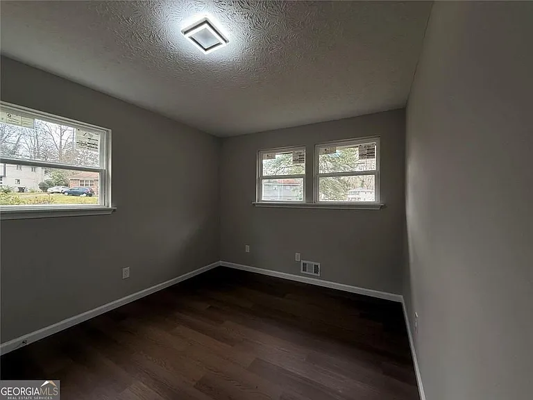 1055 Pinecrest Dr — Photo 57