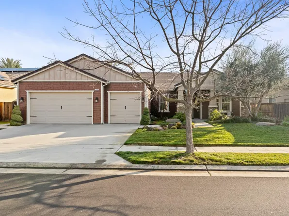 1979 N Nicolette Ave, Clovis, CA 93619